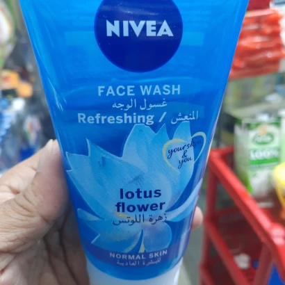 Nivea face wash refreshing lotus flower 150ml